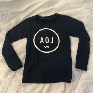 AOJ RVCA kids Sz Small Rash Guard